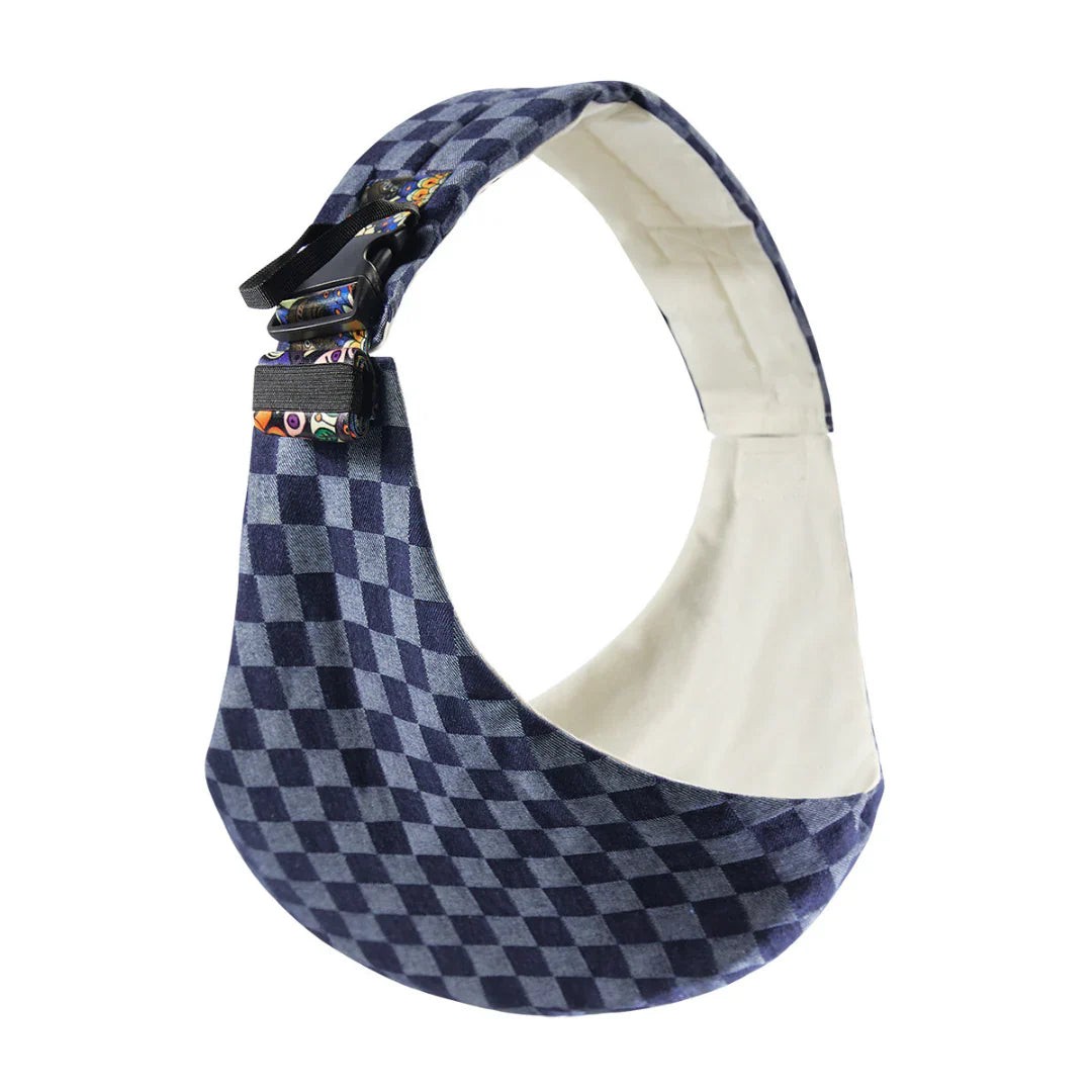 Adjustable and comfortable hip carrier for children